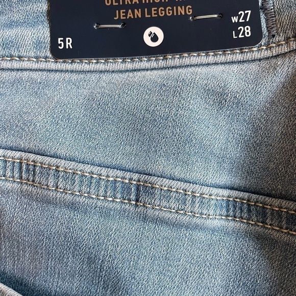 HOLLISTER ULTRA HIGH-RISE JEAN LEGGING 5-R - Picture 7 of 8